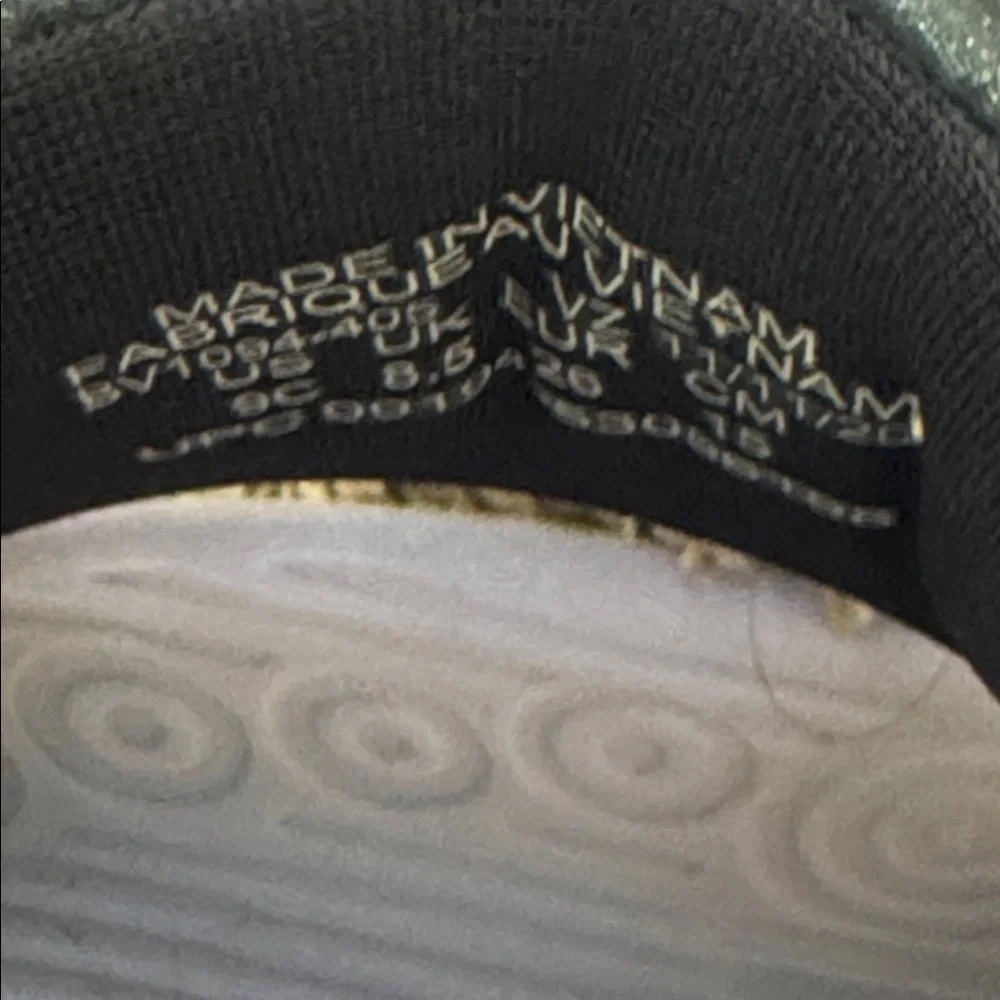 Nike slides